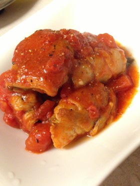 豚バラ薄切りチーズロールのトマト煮